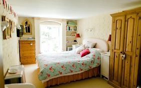 Cosy Cottage Ground Floor Bedroom Ensuite With Private Entrance